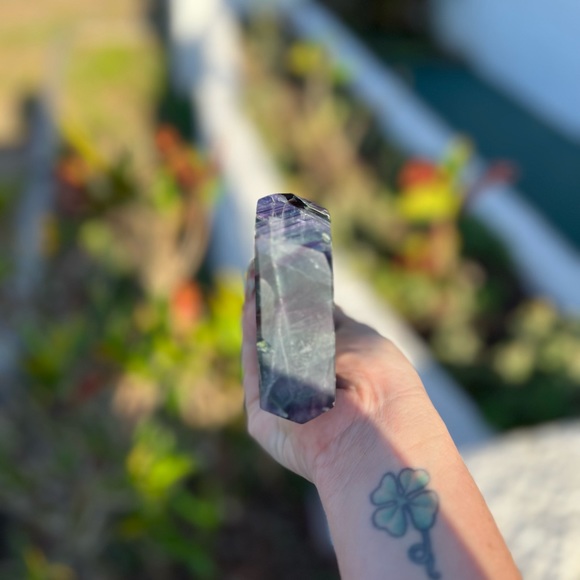 ❌SOLD❌ 6.77in Fluorite Tower Obelisk Point - Picture 6 of 7